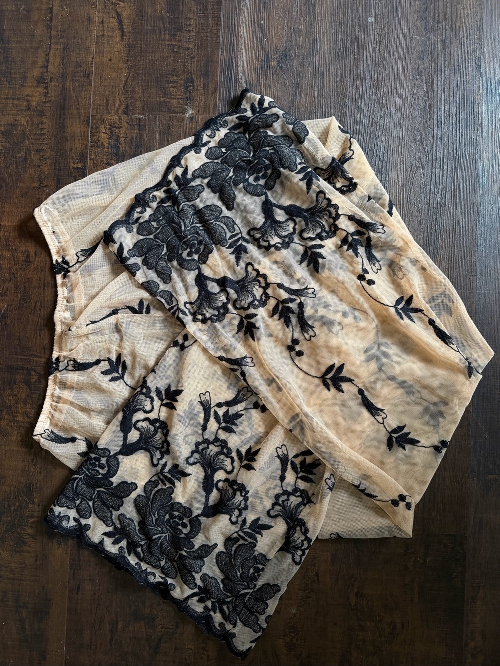 Beige Wide-Leg Embroidered Lace Pants with Black Floral Detail - Picture 6 of 9